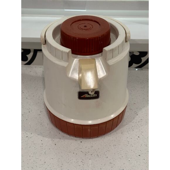 Vintage Aladdin Pump-A-Drink 1 Gallon Insulated Drink Dispenser Brown No. 585 - Picture 2 of 6